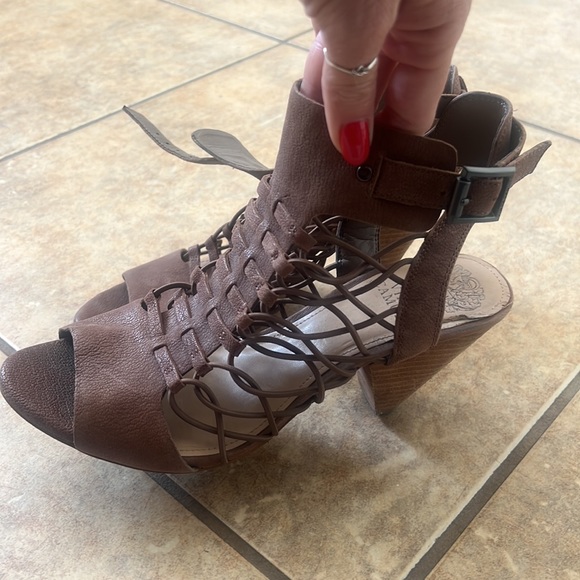 Heels - Picture 2 of 2